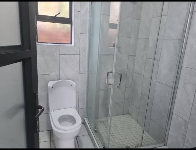 2 BEDROOM APARTMENT TO LET IN BEDFORD GARDENS
